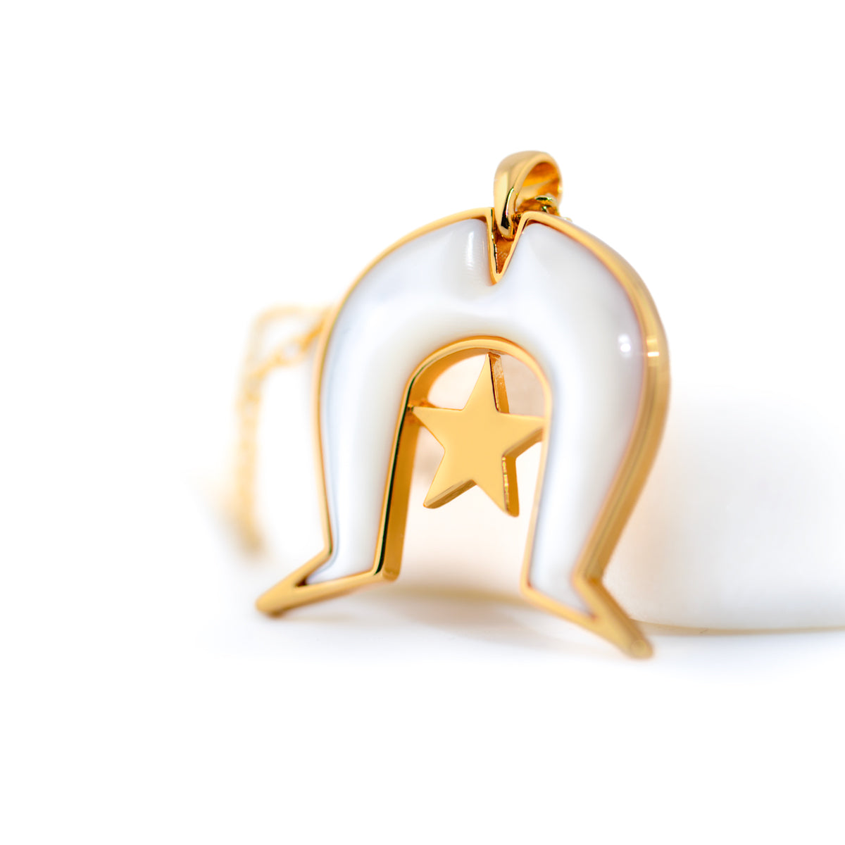 Island Dhoeri Pendant